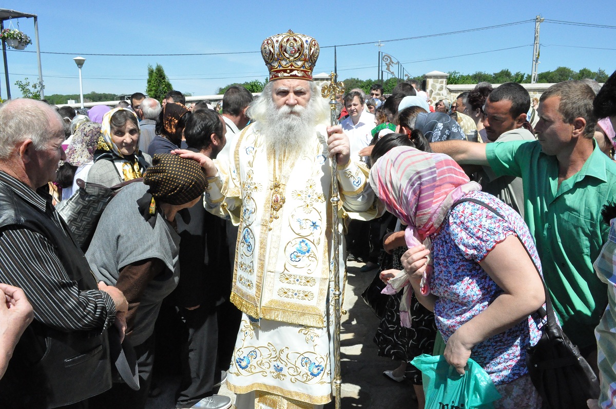 Altar de jertfă, sfinţit la Mănăstirea Hadâmbu