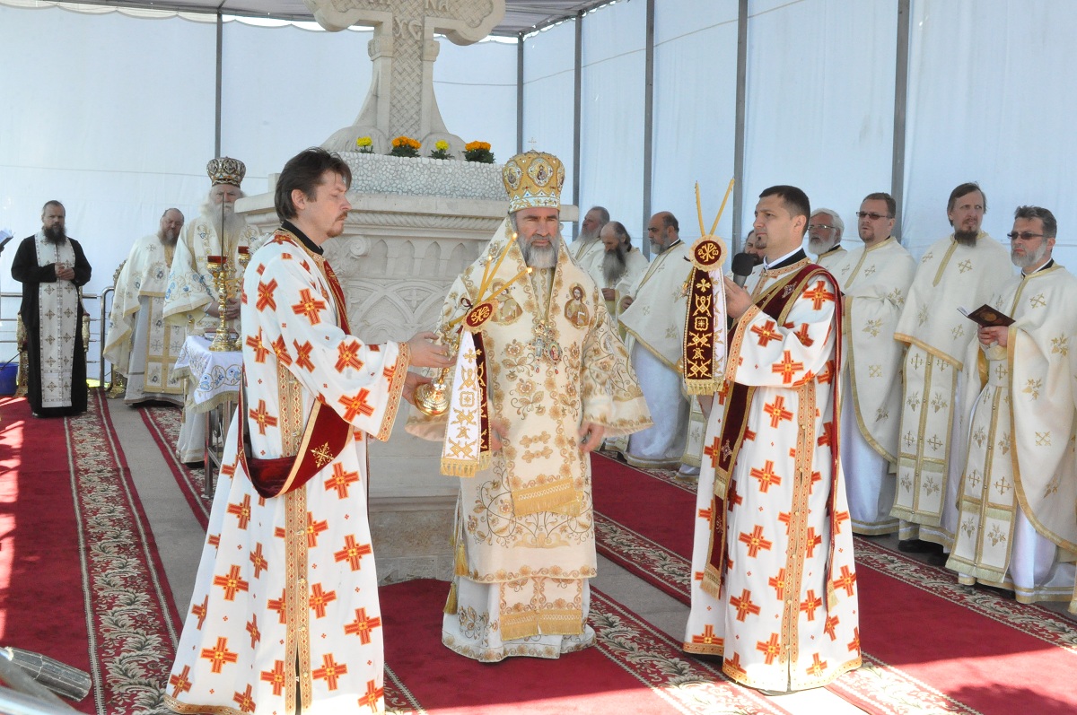 Altar de jertfă, sfinţit la Mănăstirea Hadâmbu