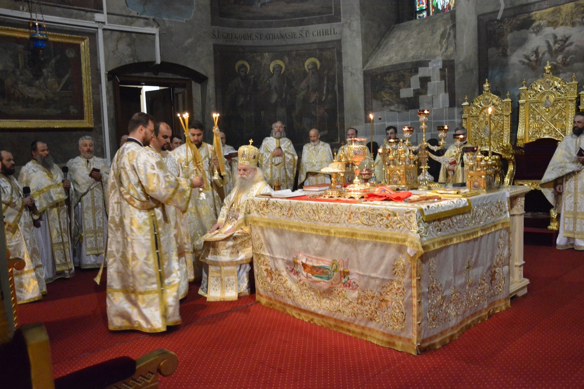 Emoţie şi nostalgie, la revederea după 20 de ani a primei generaţii de la Facultatea de Teologie din Iaşi