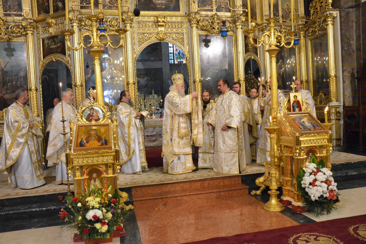 Emoţie şi nostalgie, la revederea după 20 de ani a primei generaţii de la Facultatea de Teologie din Iaşi