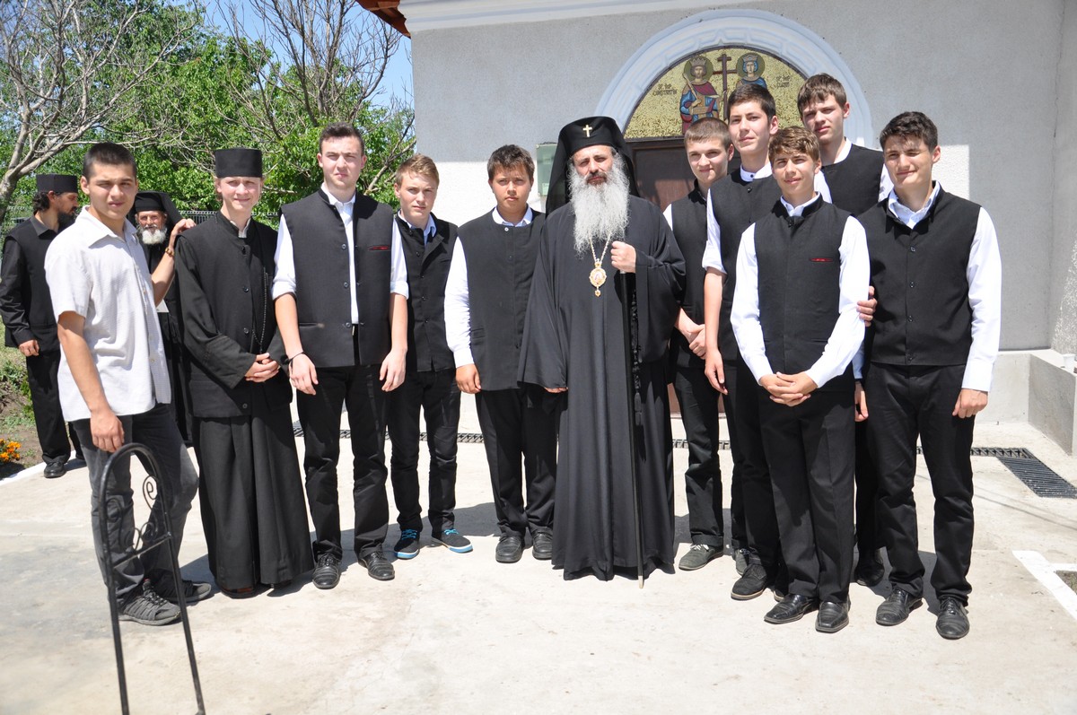 Hramul Mănăstirii Şoldana, sărbătorit prin Liturghie arhierească