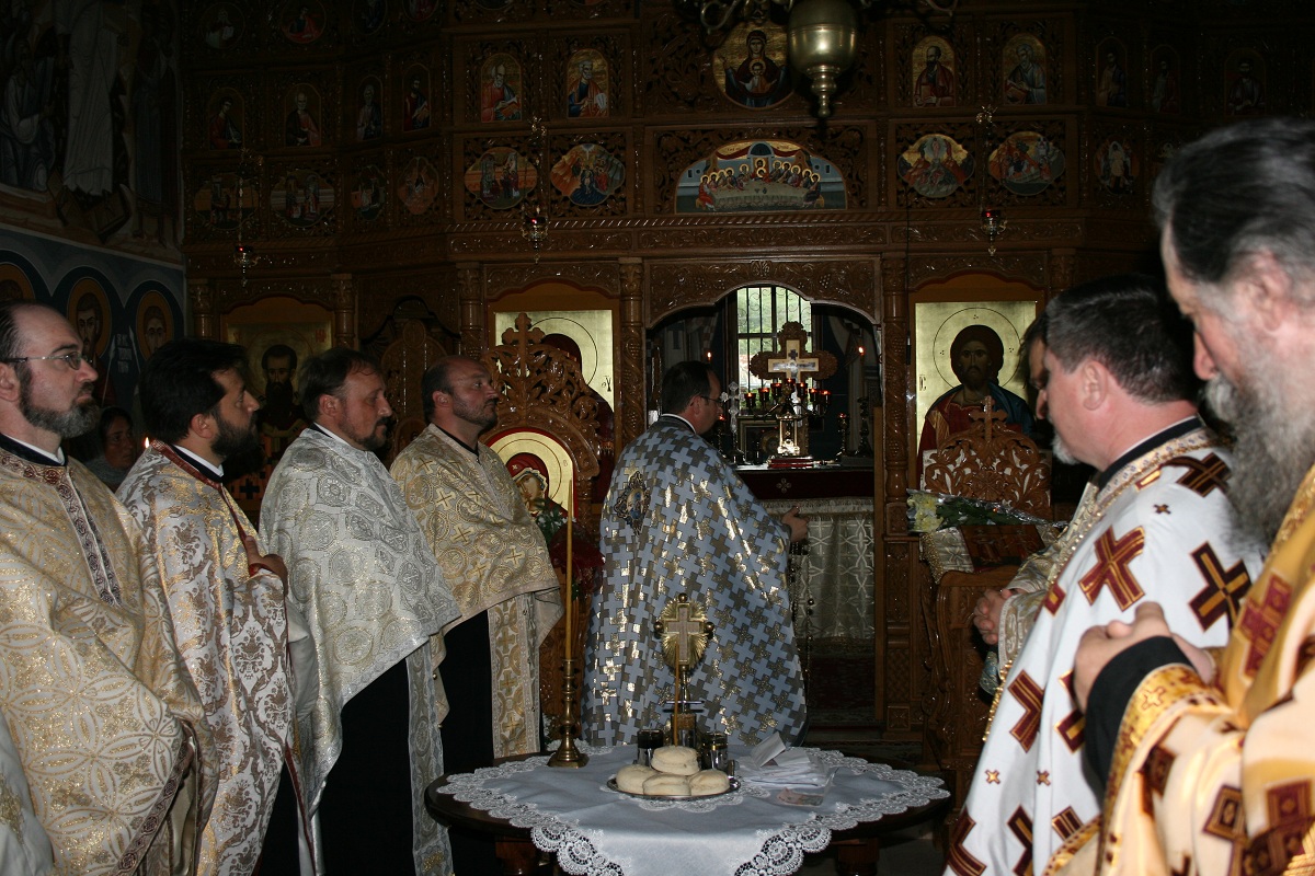 Manifestări cultural-religioase deosebite, la hramul parohiei din Bogonos, Leţcani