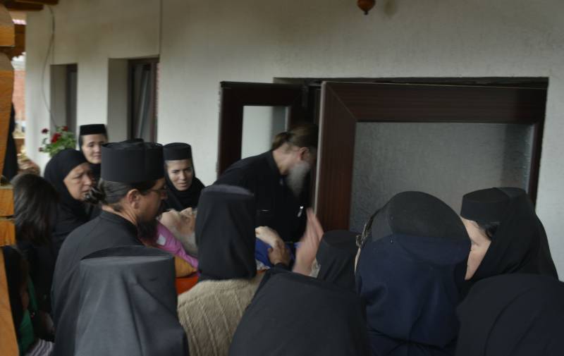 Părintele Justin Pârvu a revenit la mănăstire