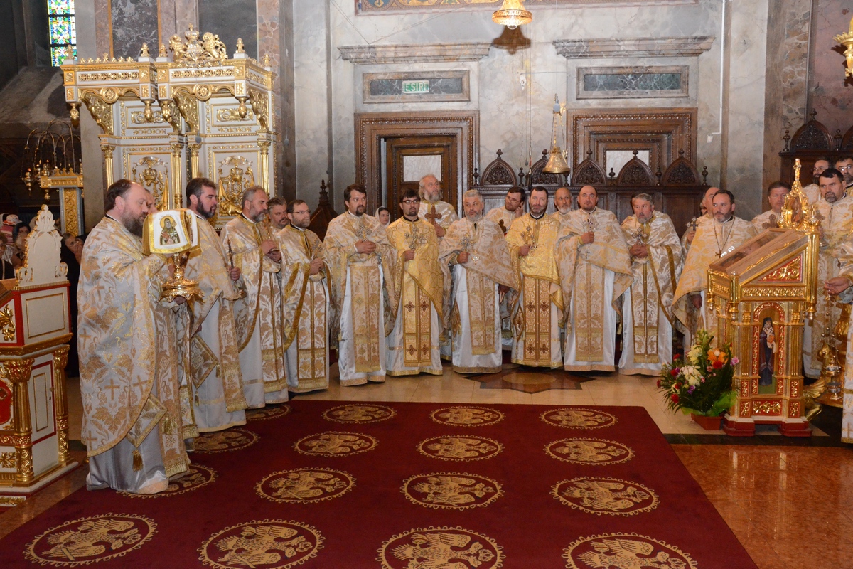 Emoţie şi nostalgie, la revederea după 20 de ani a primei generaţii de la Facultatea de Teologie din Iaşi