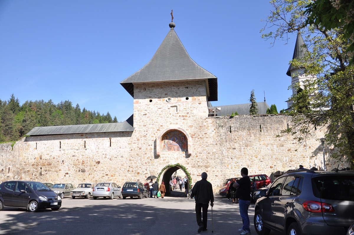 „În Săptămâna Luminată, o sărbătorim pe Maica Luminii” „În Săptămâna Luminată, o sărbătorim pe Maica Luminii”