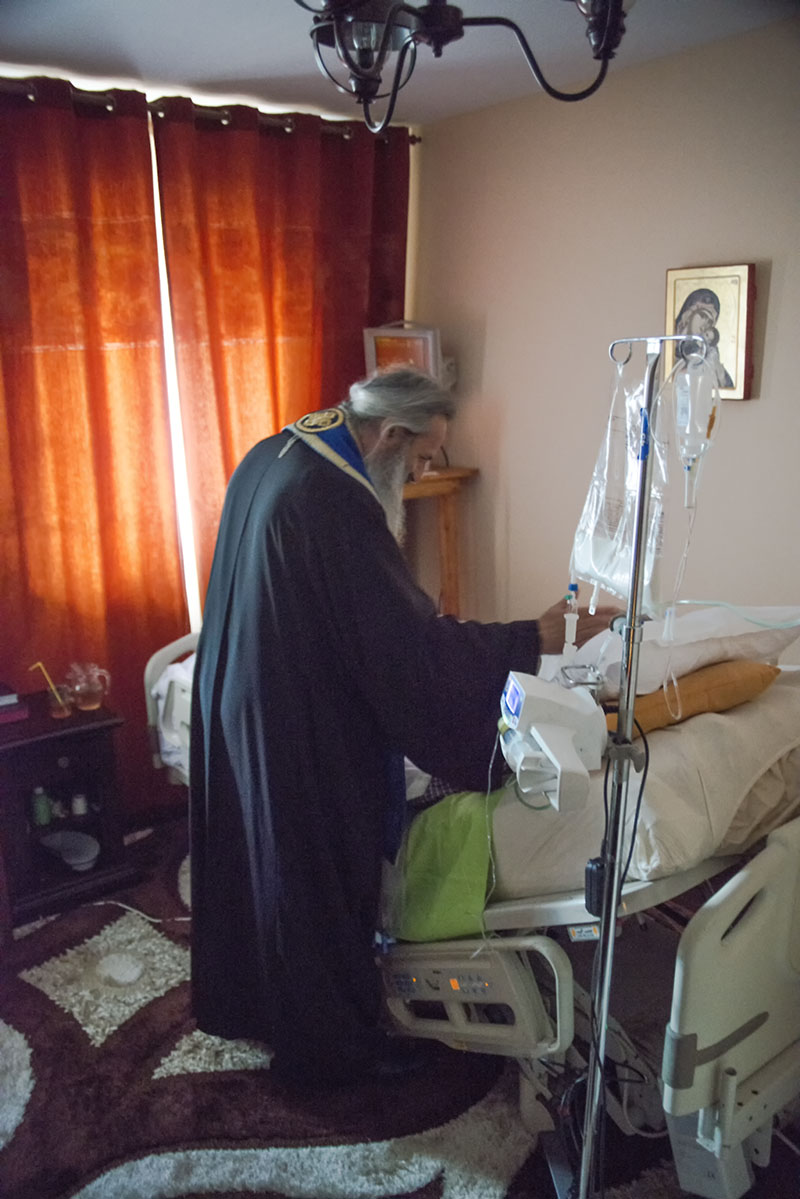 Înaltpreasfințitul Părinte Teofan a slujit Taina Sfântului Maslu pentru parintele Justin Pârvu