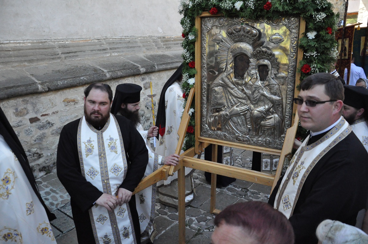 „În Săptămâna Luminată, o sărbătorim pe Maica Luminii” „În Săptămâna Luminată, o sărbătorim pe Maica Luminii”