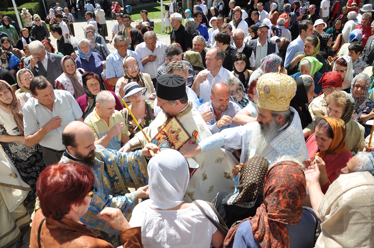 „În Săptămâna Luminată, o sărbătorim pe Maica Luminii” „În Săptămâna Luminată, o sărbătorim pe Maica Luminii”