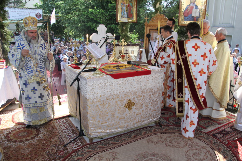 Sfinții Împărați Constantin și Elena, sărbătoriţi la Bacău