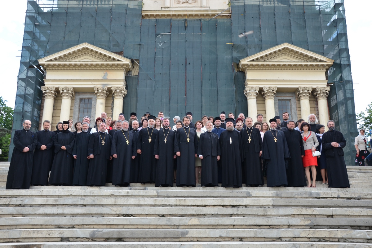 Emoţie şi nostalgie, la revederea după 20 de ani a primei generaţii de la Facultatea de Teologie din Iaşi