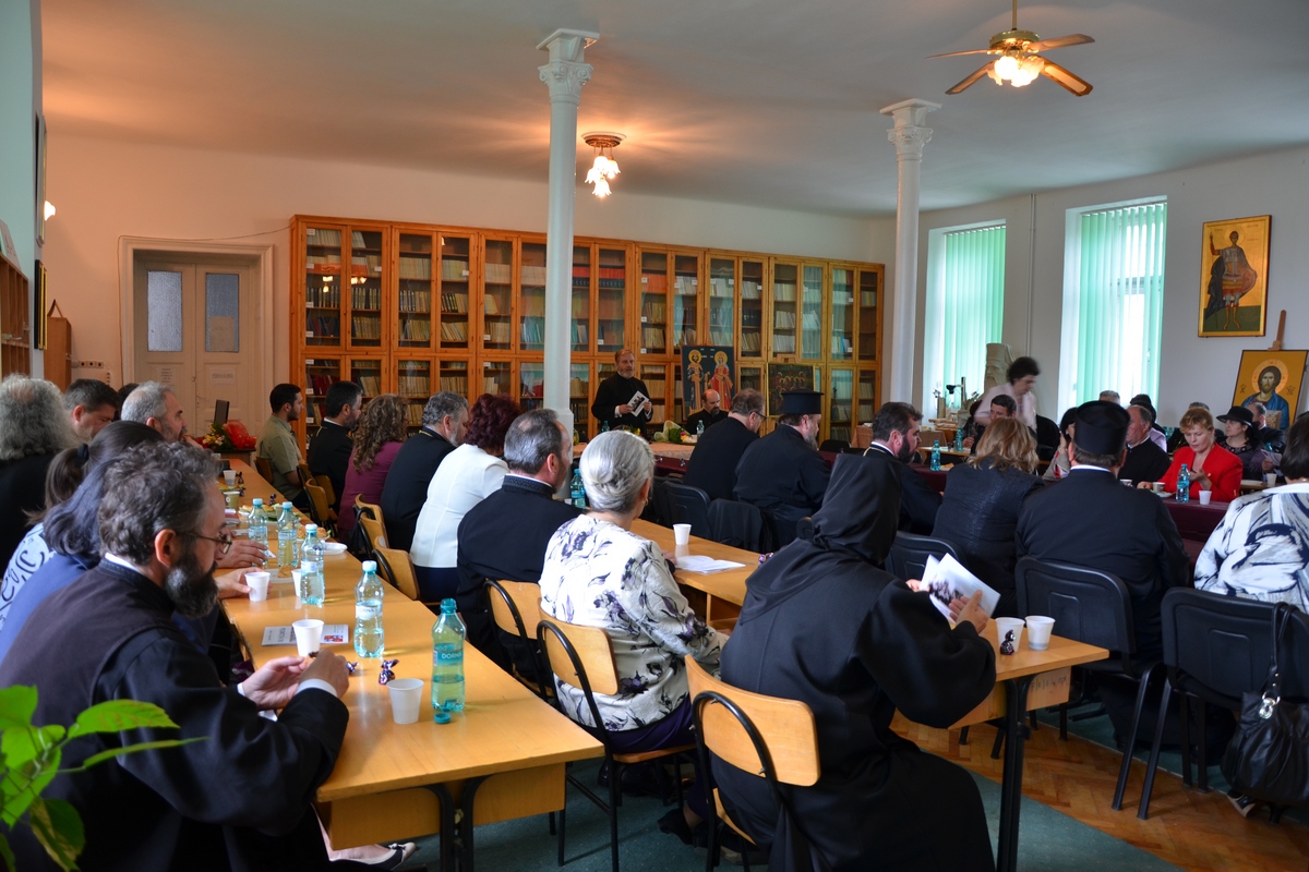 Emoţie şi nostalgie, la revederea după 20 de ani a primei generaţii de la Facultatea de Teologie din Iaşi