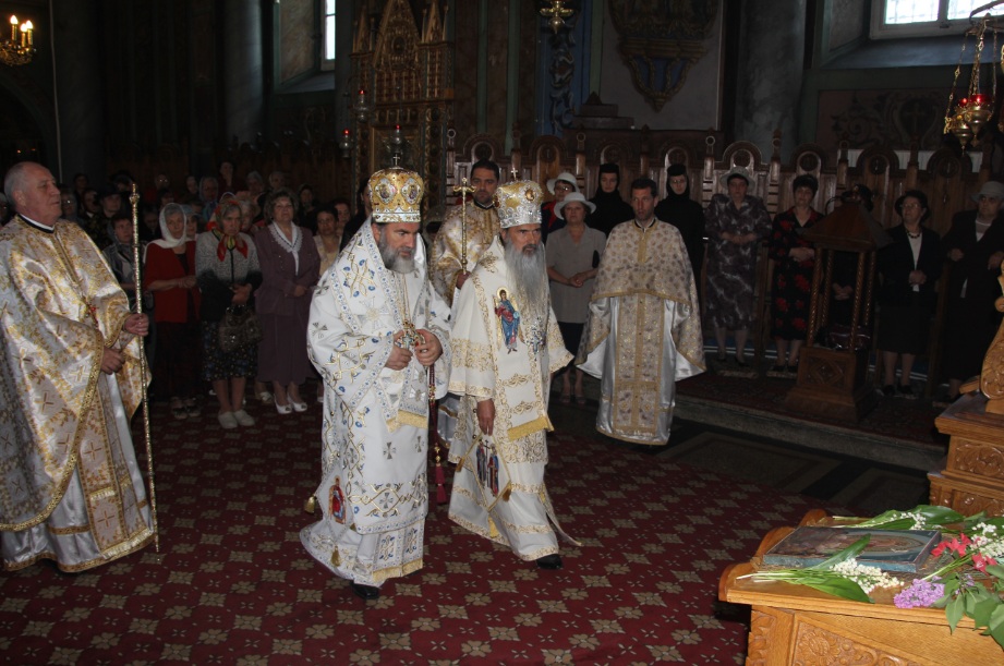 Sărbătoare duhovnicească la Biserica &quot;Sfântul Gheorghe&quot; din Roman