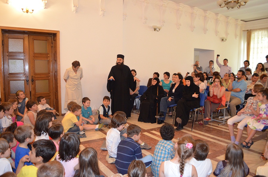 „Cu prilejul acestei serbări, am primit bucurie din bucuria copiilor” „Cu prilejul acestei serbări, am primit bucurie din bucuria copiilor”