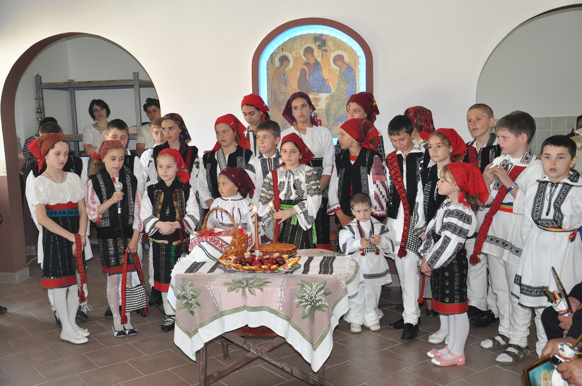 Sfinţire de aşezământ-praznicar, în parohia Vicovu de Sus-Est