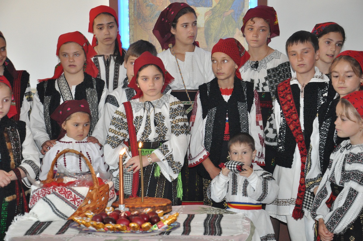 Sfinţire de aşezământ-praznicar, în parohia Vicovu de Sus-Est