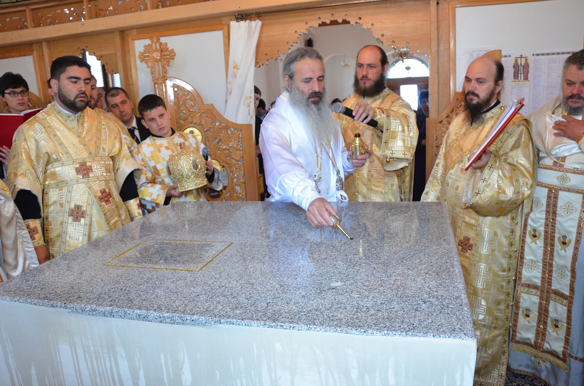 5000 de credincioşi, la sfinţirea Bisericii „Buna Vestire” din Botoşani