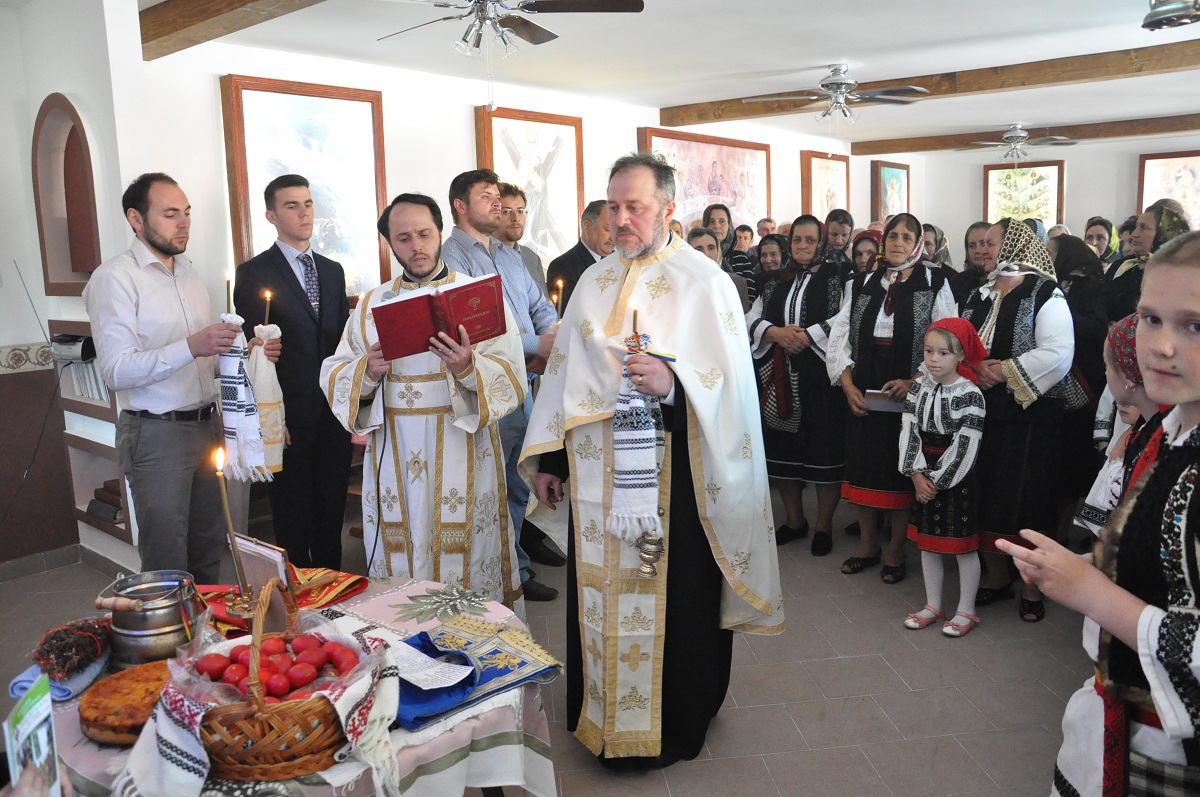 Sfinţire de aşezământ-praznicar, în parohia Vicovu de Sus-Est Sfinţire de aşezământ-praznicar, în parohia Vicovu de Sus-Est