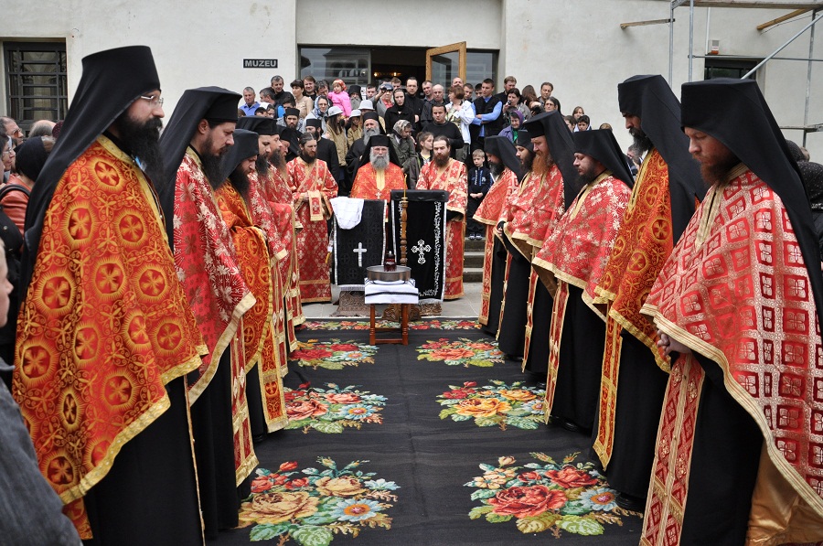 Stareţul Melchisedec Velnic, la slujba spălării picioarelor: „Cămara lui Hristos e împodobită cu veşmântul smereniei”