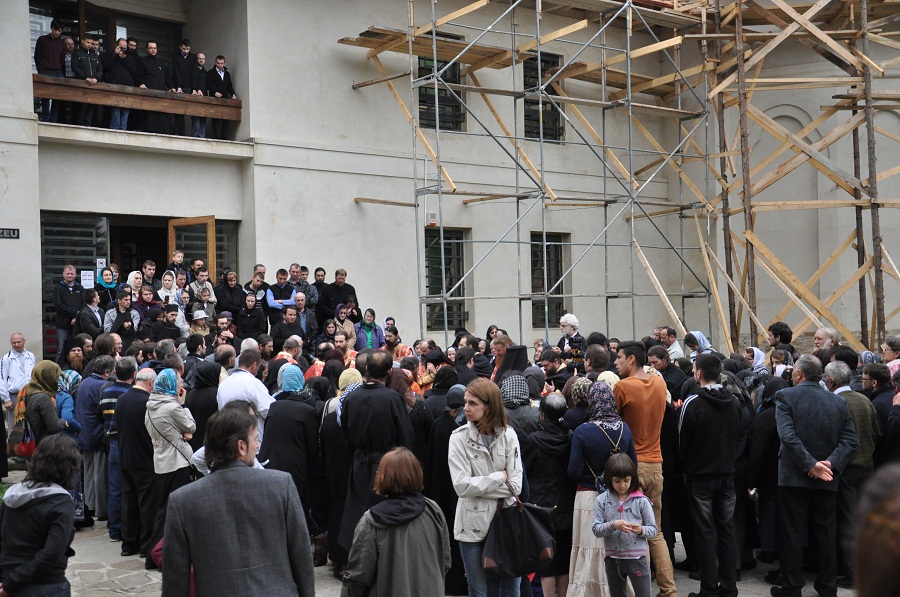 Stareţul Melchisedec Velnic, la slujba spălării picioarelor: „Cămara lui Hristos e împodobită cu veşmântul smereniei”