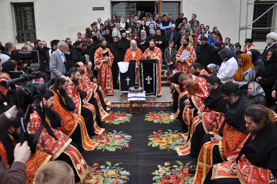 Stareţul Melchisedec Velnic, la slujba spălării picioarelor: „Cămara lui Hristos e împodobită cu veşmântul smereniei”