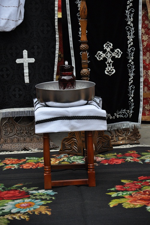 Stareţul Melchisedec Velnic, la slujba spălării picioarelor: „Cămara lui Hristos e împodobită cu veşmântul smereniei”