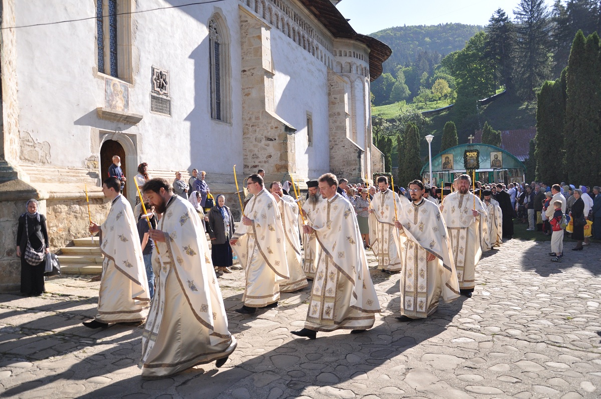 „În Săptămâna Luminată, o sărbătorim pe Maica Luminii” „În Săptămâna Luminată, o sărbătorim pe Maica Luminii”