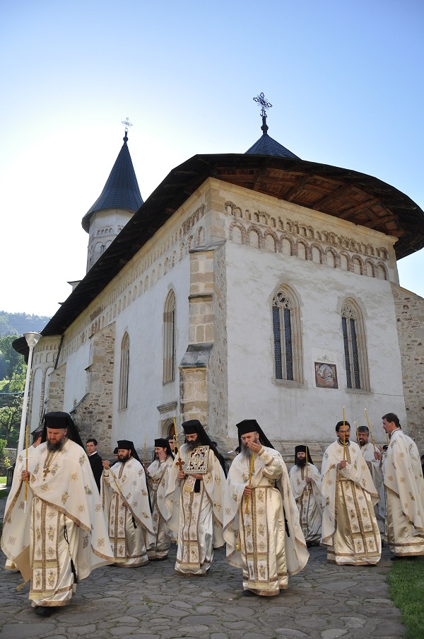 „În Săptămâna Luminată, o sărbătorim pe Maica Luminii” „În Săptămâna Luminată, o sărbătorim pe Maica Luminii”