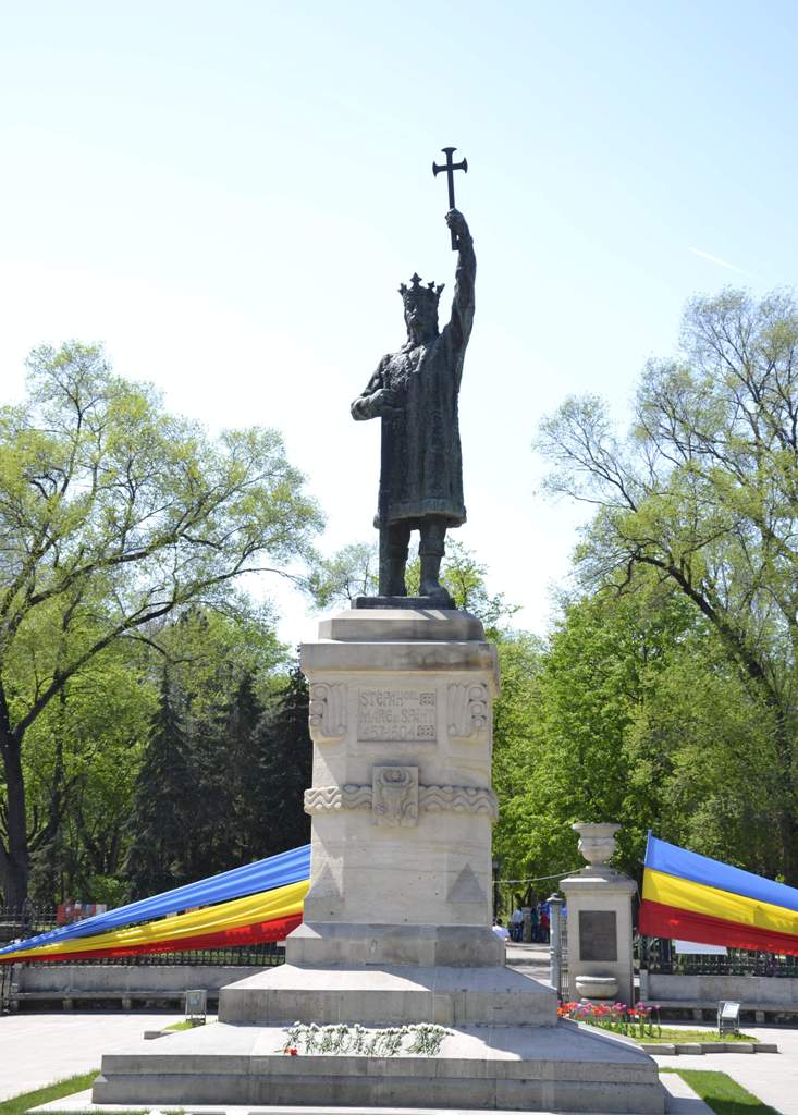 “În Basarabia totul se mai menţine doar prin entuziasm”