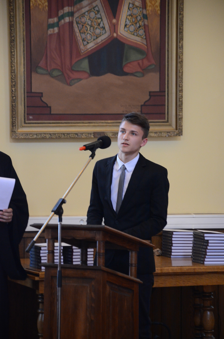 &quot;Omul învăţat are întotdeauna bogăţiile cu el&quot;