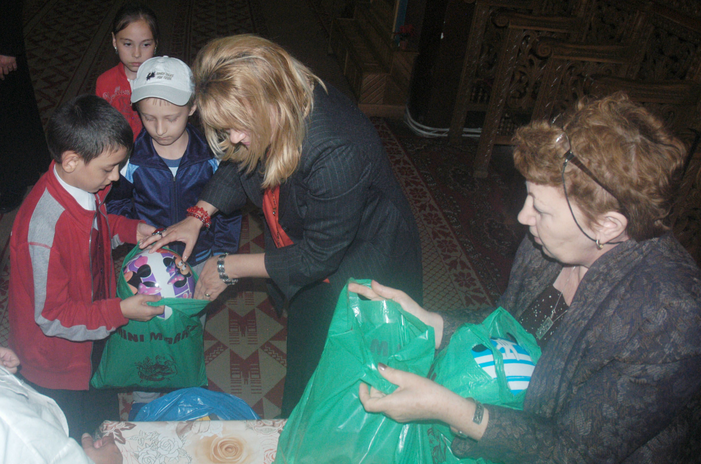 Daruri pentru beneficiarii Cantinei &quot;Samarineanul milostiv&quot; din Bacău