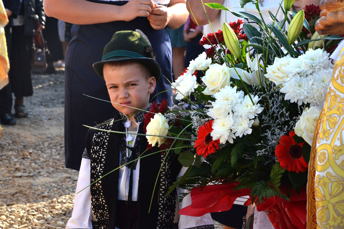 Biserica - dar al credincioșilor pentru ocrotitorii lor