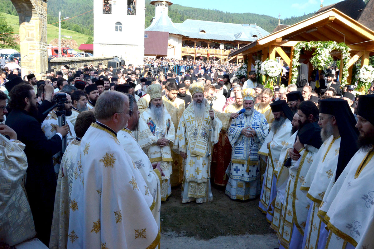 Îi şade mai bine în icoană