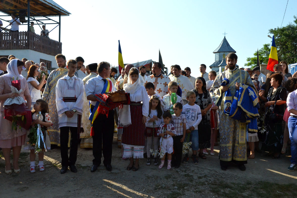 Sfinţirea bisericii parohiei Dorneşti