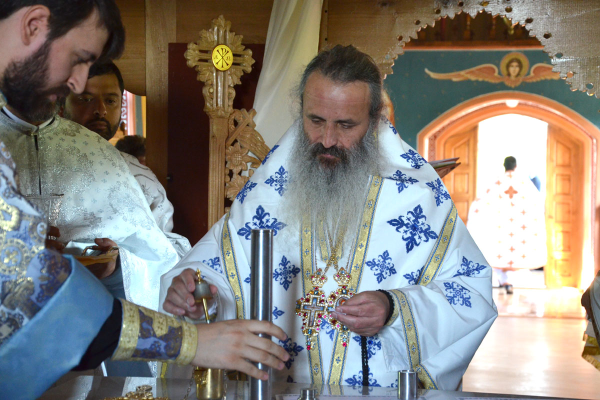 Sfinţirea bisericii parohiei Dorneşti