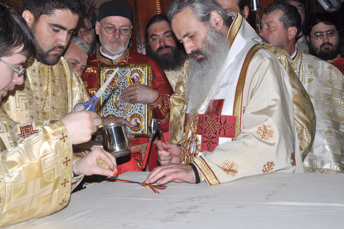 Slujbă arhierească la Nemţişor