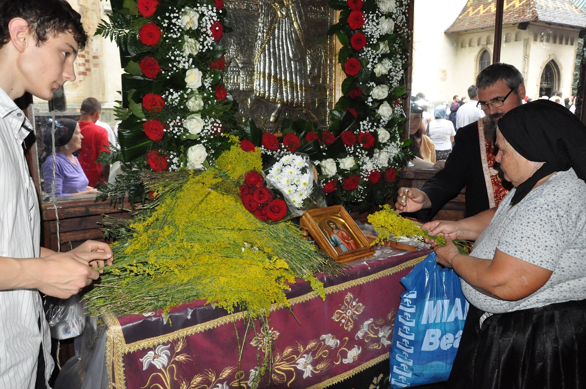 &quot;Am simţit mereu ajutorul Sfântului Ioan cel Nou de la Suceava&quot;