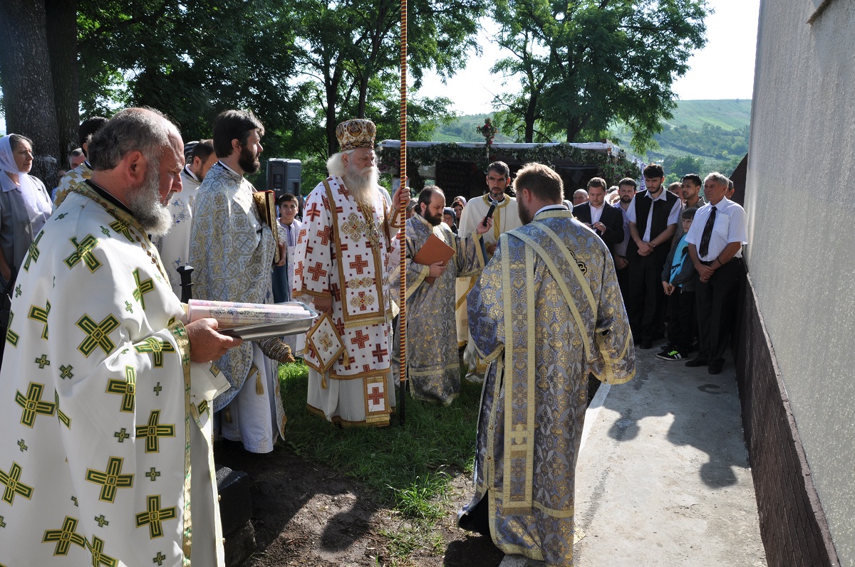 Resfinţirea bisericii parohiei Hoiseşti, Protopopiatul Iaşi 3