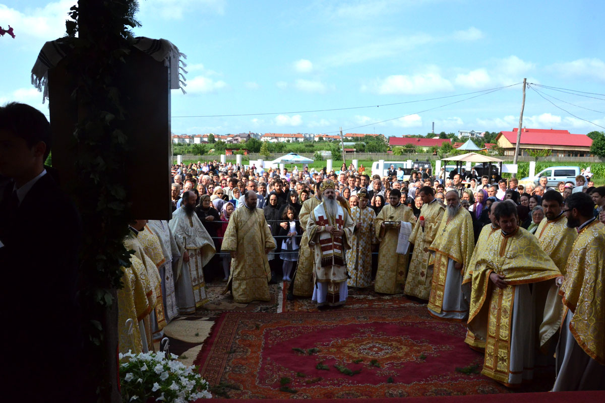 Biserica - dar al credincioșilor pentru ocrotitorii lor