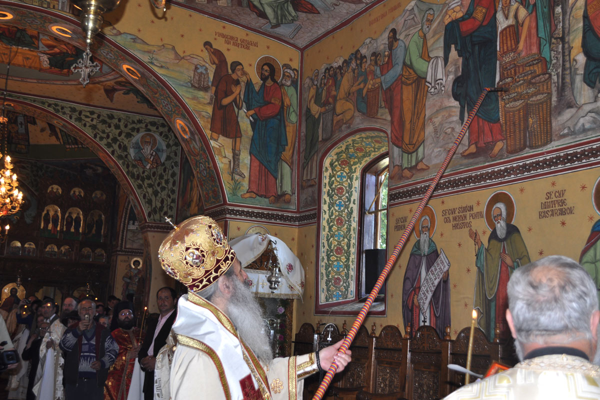 Slujbă arhierească la Nemţişor