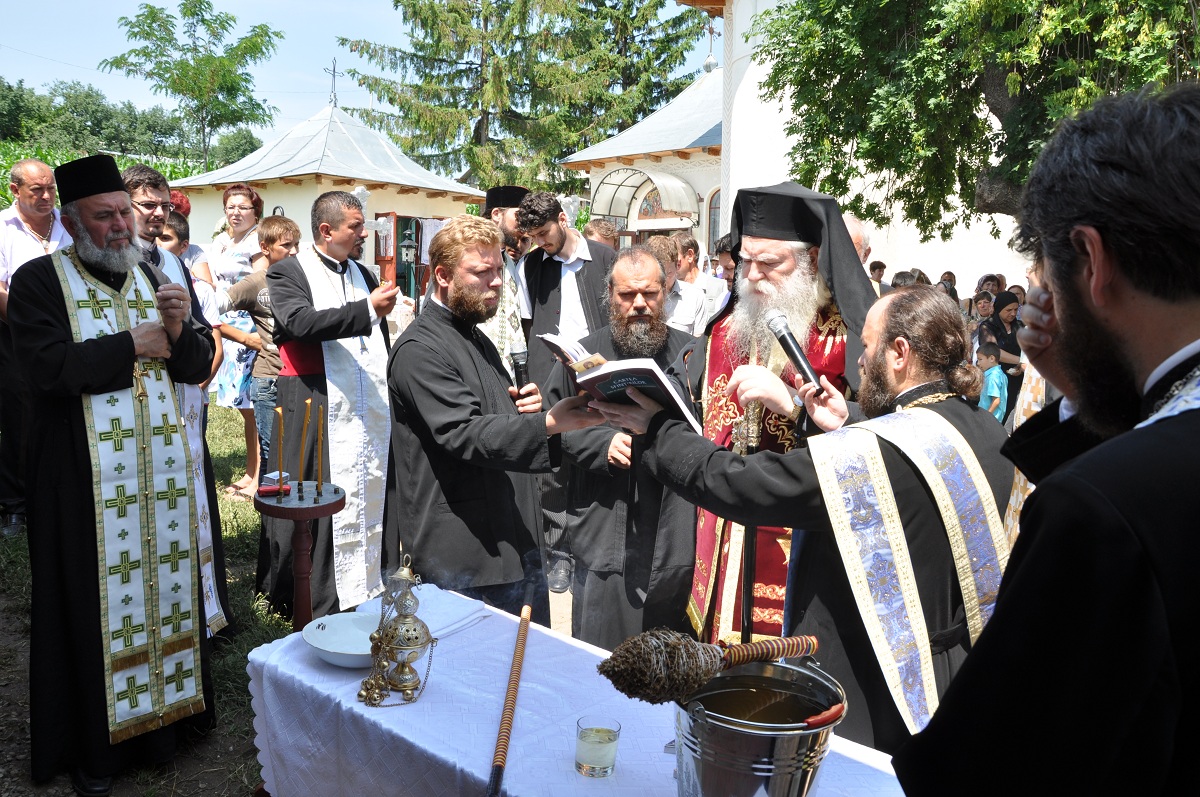 Resfinţirea bisericii parohiei Hoiseşti, Protopopiatul Iaşi 3