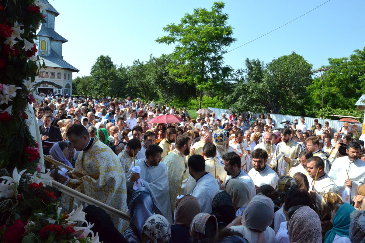 Sfinţirea bisericii parohiei Dorneşti