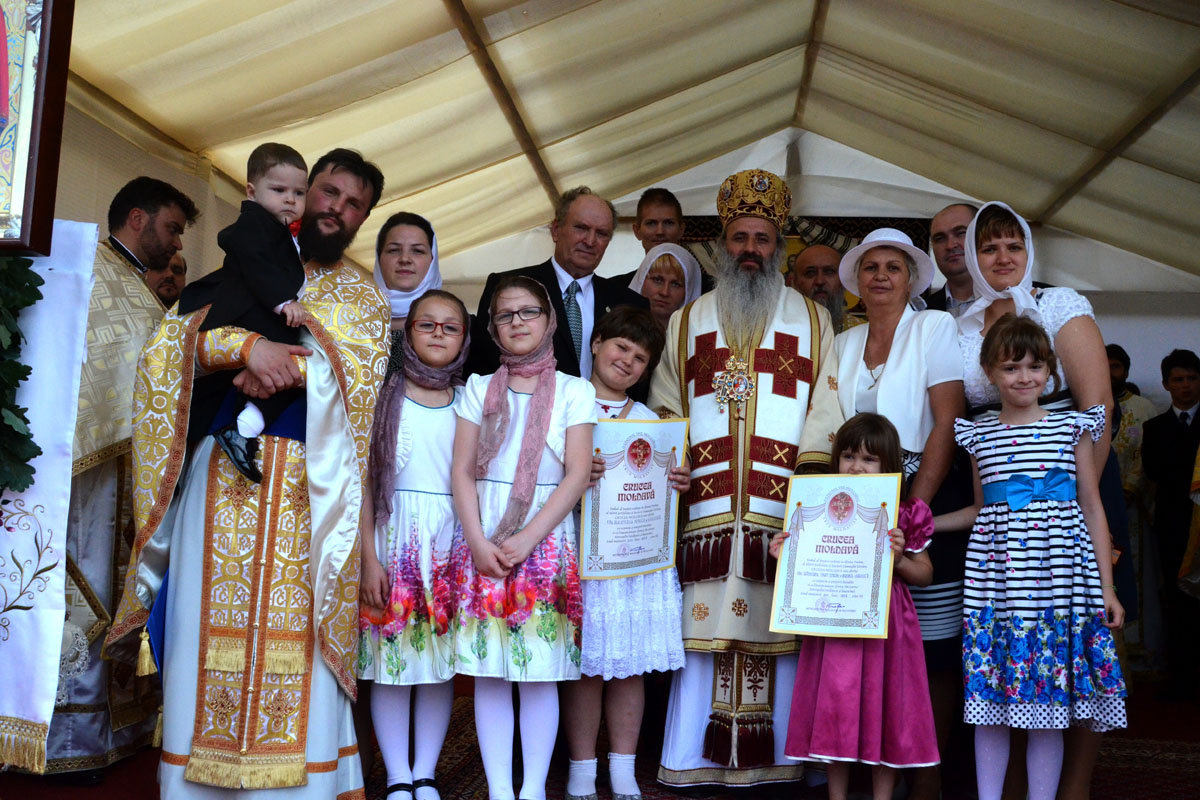 Biserica - dar al credincioșilor pentru ocrotitorii lor