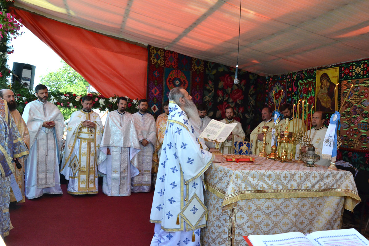 Sfinţirea bisericii parohiei Dorneşti