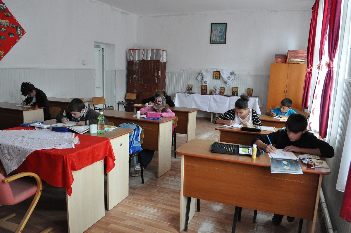 Emoții de copil la Concursul judeţean ”Sfânta Parascheva” de la Pârcovaci