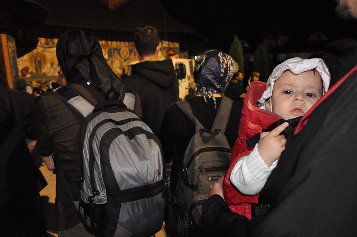 Credincioşi din toată ţara, la Mănăstirea Petru Vodă Credincioşi din toată ţara, la Mănăstirea Petru Vodă