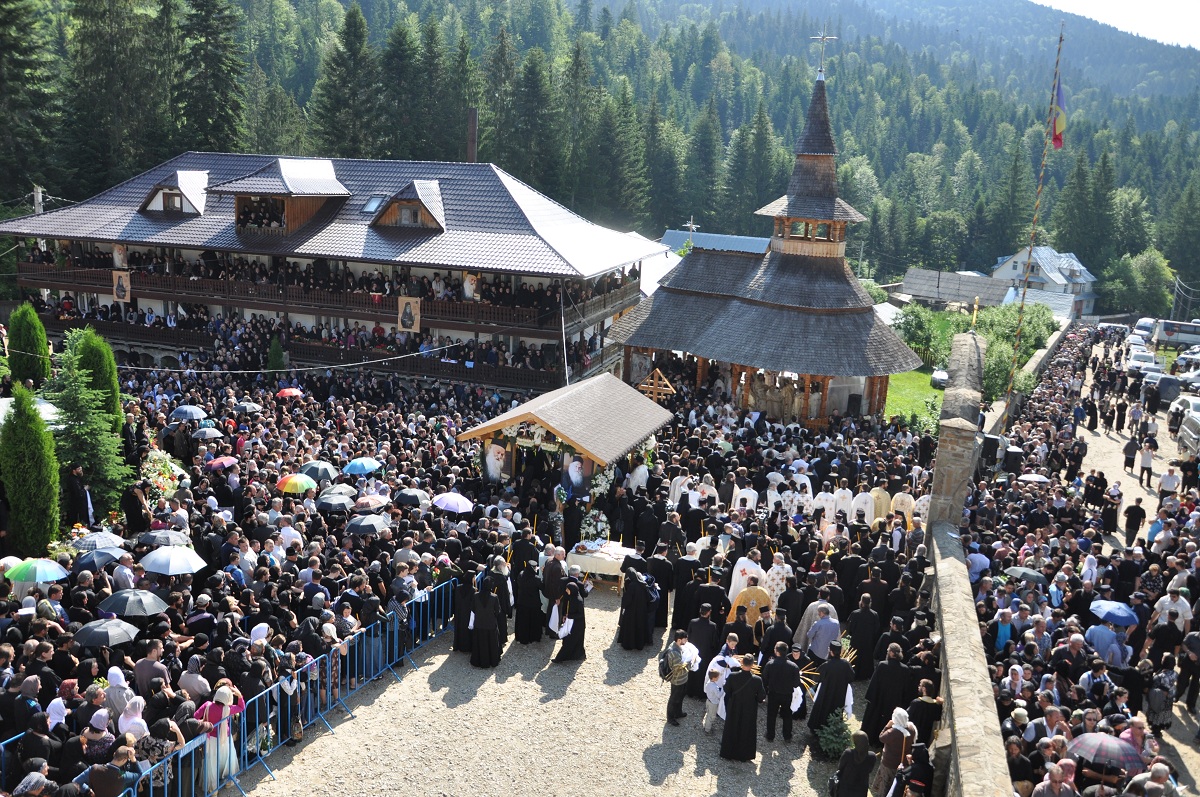 Liturghie arhierească la Mănăstirea Petru Vodă