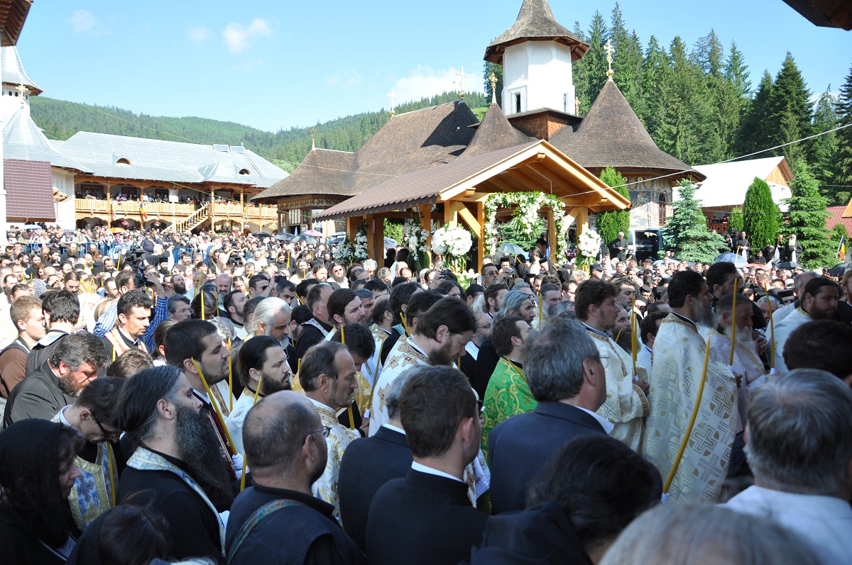 Liturghie arhierească la Mănăstirea Petru Vodă