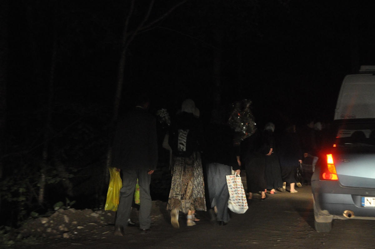 Sicriul cu trupul părintelui Justin Pârvu, în incinta Mănăstirii Petru Vodă Sicriul cu trupul părintelui Justin Pârvu, în incinta Mănăstirii Petru Vodă