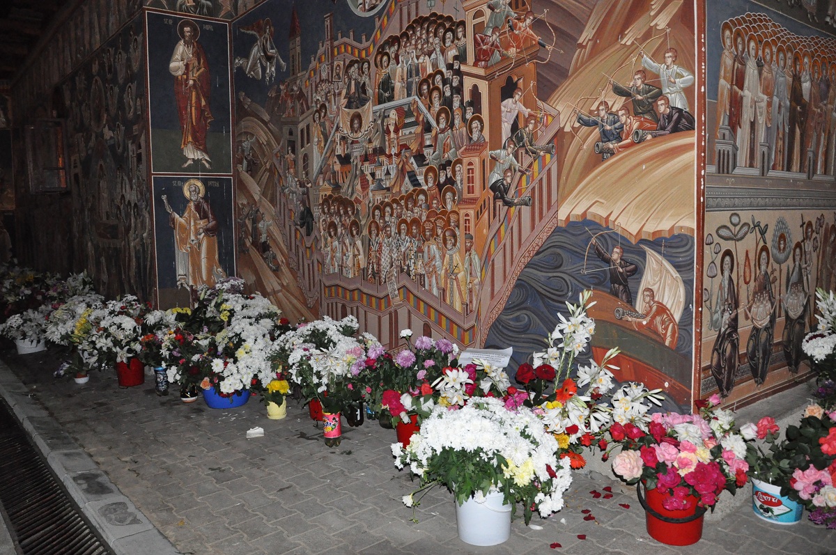 Florile recunoştinţei pentru părintele Justin Pârvu