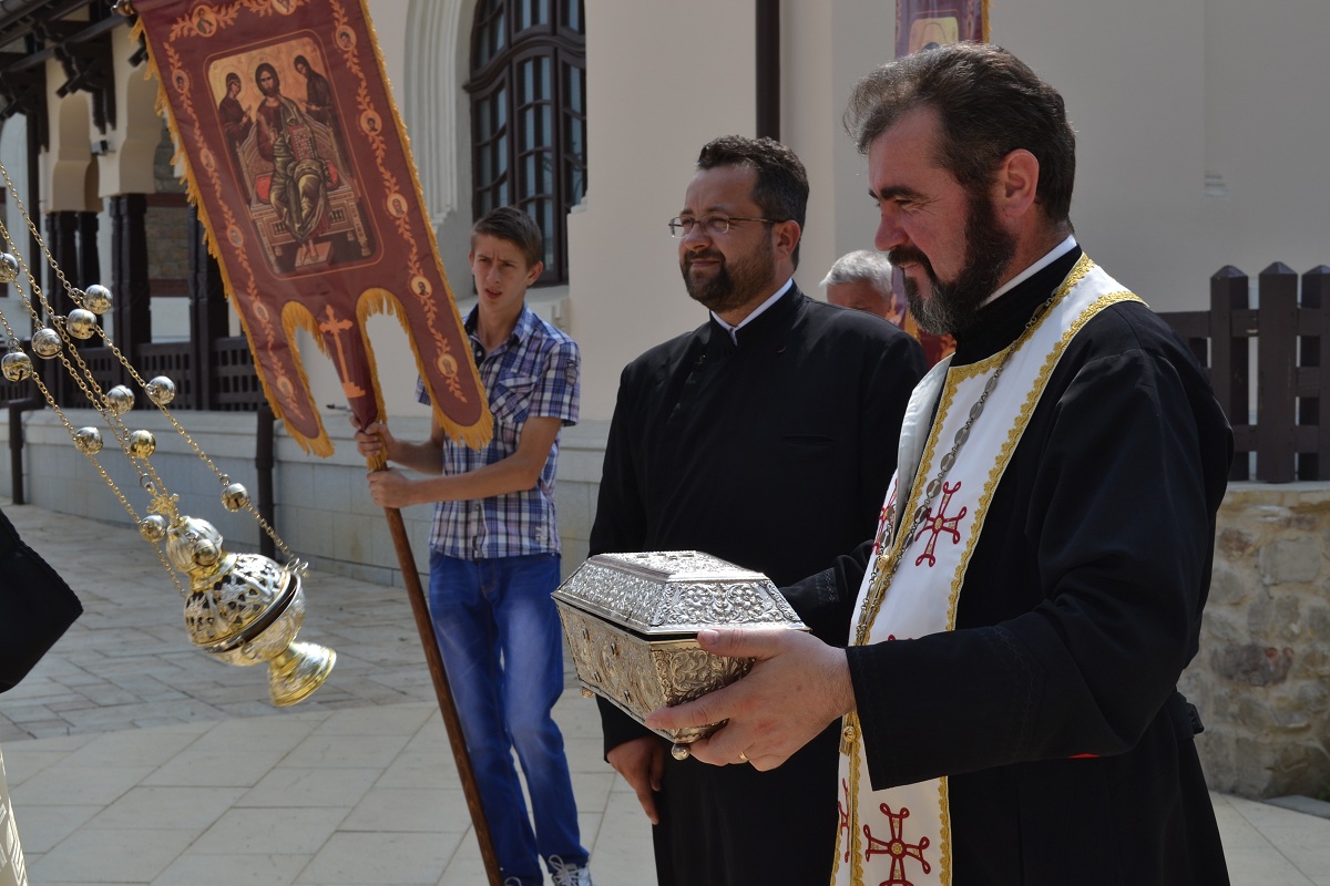 Moaştele Sfântului Gheorghe au ajuns la Piatra Neamţ